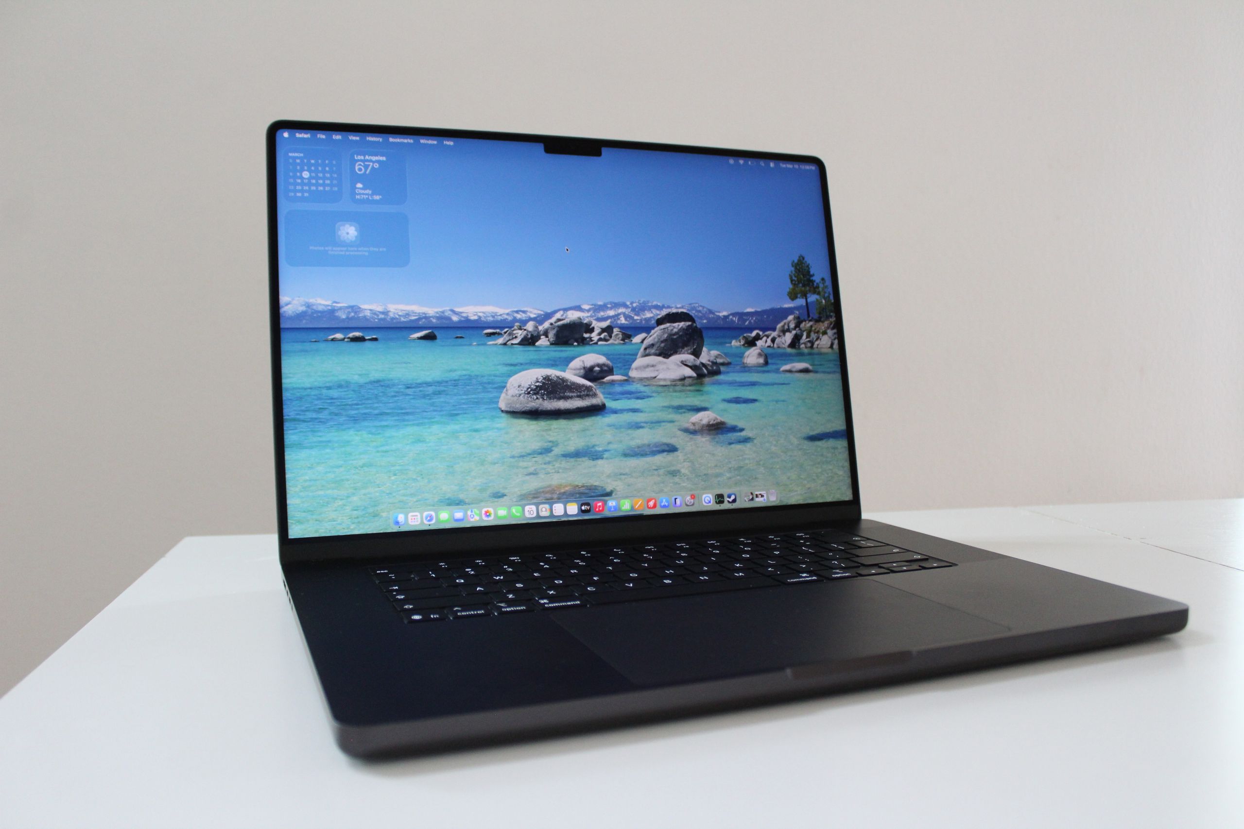 MacBook PRO 16 Chip M5 MAX GPU dedicada MGED4E A — MacBook PRO 16" Chip M5 MAX (MGED4E/A) workstation empresarial